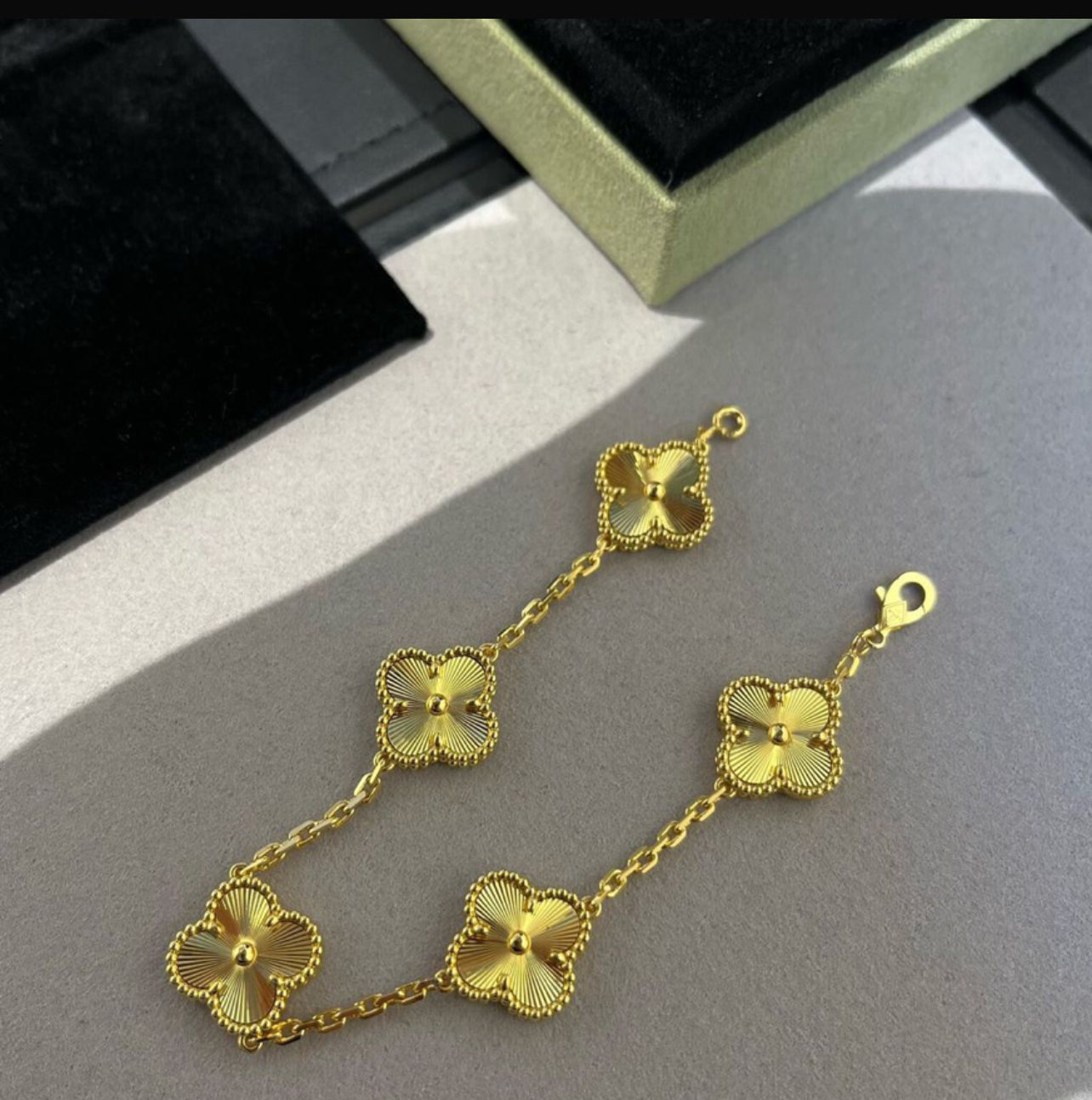 Luxury Quality Clover Bracelet 18k Gold - SassQuality