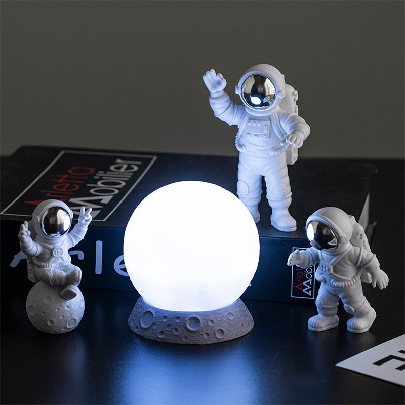 Astronaut and Moon Home Decor Set - SassQuality